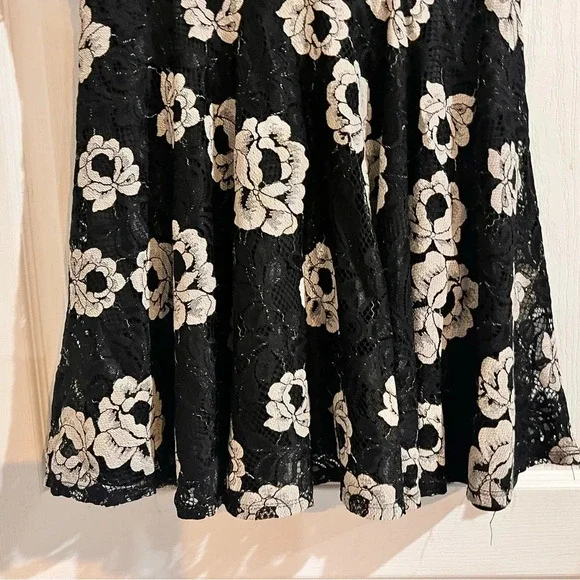 Jodi Kristopher Lace Floral Dress - Picture 6 of 8